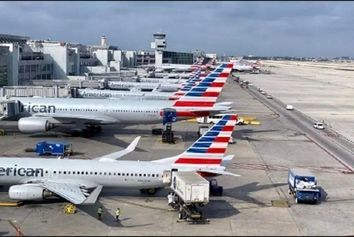 کاهش ۱۰ درصدی پروازها در ۴۰ فرودگاه بزرگ آمریکا در صورت ادامه تعطیلی دولت