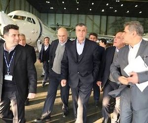 وزیر راه و شهرسازی از آشیانه شماره یک و دو ایران ایر بازدید کرد