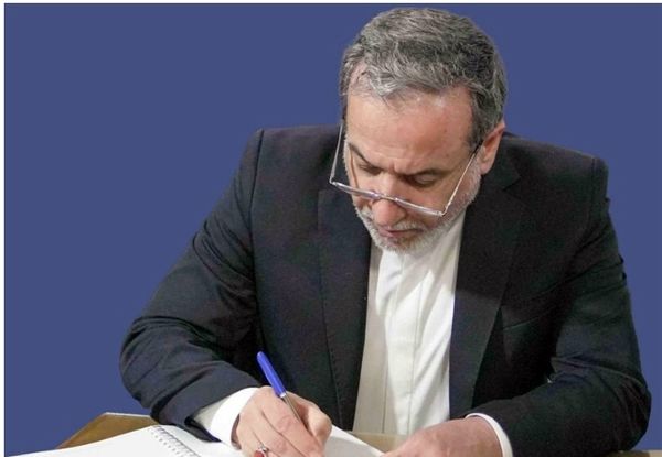 عراقچی خواستار برقراری پرواز مستقیم بین ایران و تونس شد