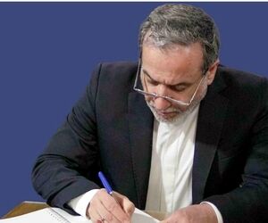 عراقچی خواستار برقراری پرواز مستقیم بین ایران و تونس شد