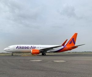 فرود اضطراری هواپیمای آکاسا ایر به دلیل تهدید بمب‌گذاری