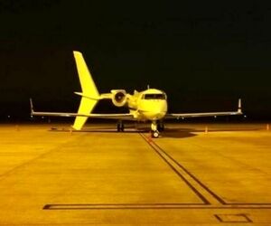 برخورد بال یک فروند ایرباس A330 خطوط هوایی تایلند حین تاکسی کردن در وینتیان لائوس با دم یک هواپیمای شخصی کوچک.