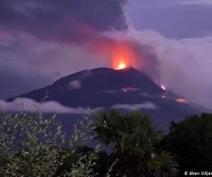لغو پروازهای بالی به دلیل فوران آتش‌فشان
