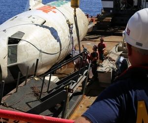 جمع آوری قطعات بویینگ ۷۳۷ کارگو از کف اقیانوس آرام 
