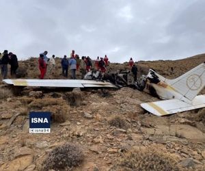 تصاویر دردناک از انتقال پیکر سرنشینان هواپیمای آموزشی