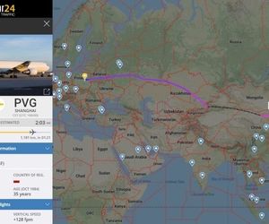بویینگ ۷۶۷ شرکت هواپیمایی SkyTaxi در حال پرواز از وارسا به شانگهای چین، برای انتقال تجهیزات پزشکی کمکی چین به لهستان