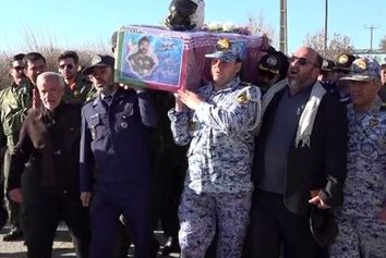 تشییع پیکر
 شهید سرتیپ خلبان فیروزمند در پایگاه نوژه همدان