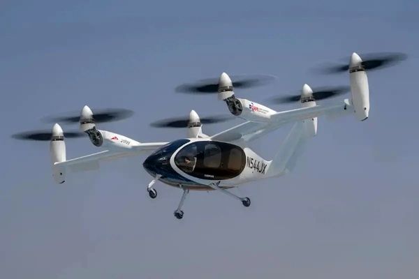 ورود به آینده؛ امارات ۳۵۰ تاکسی پرنده از چین می‌خرد