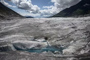 لاشه یک هواپیما پس از ۵۴ سال در یخچالی طبیعی در جنوب سوئیس کشف شد 