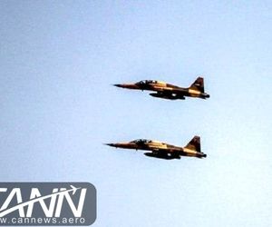 نخستین پرواز جنگنده ایرانی «کوثر» در آسمان تهران