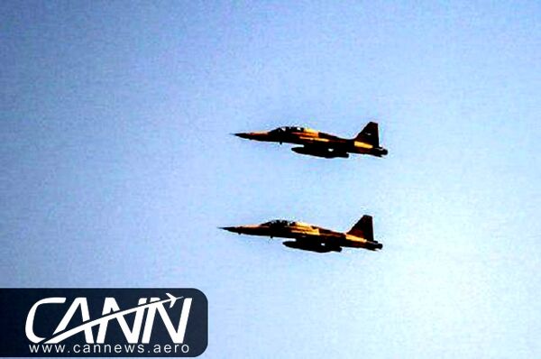 نخستین پرواز جنگنده ایرانی «کوثر» در آسمان تهران