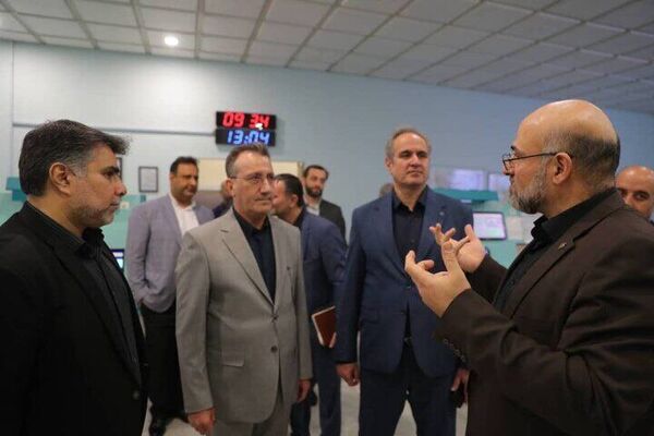 وزارت راه: کل کشور "عادلانه" به بلیت دسترسی دارند
وزیر راه معیشت ۸ هزار نیروی ناوبری هوایی را پیگیری می‌کند 
 
