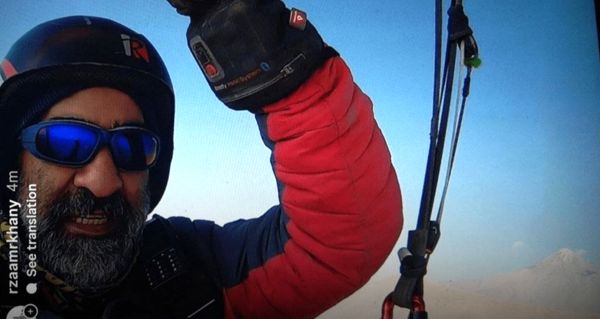 سقوط پاراگلایدر نویسنده ایرانی