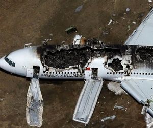 یک هواپیما در هند سقوط کرد + فیلم