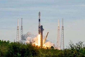 پرتاب ۱۳ ماهواره برای اتصال مستقیم اینترنت به گوشی