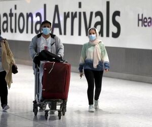 لطفا در پرواز ماسک بزنید 