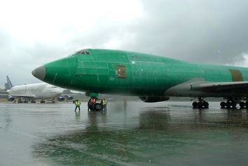 چرا هواپیماهای مسافربری غالباً سفیدرنگ هستند؟