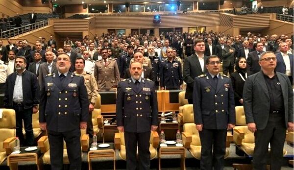 تاکید وزیر دفاع بر همکاری با شرکت‌های دانش‌بنیان