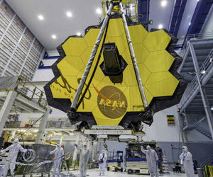 تلسکوپ جیمز وب ناسا منبع کربن قمر مشتری را پیدا کرد