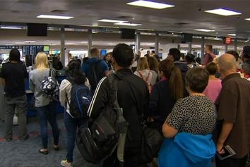 هرج و مرج در فرودگاه سیدنی در پی فرود اضطراری پرواز کانتاس + فیلم