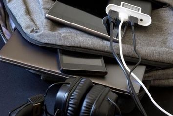 هشدار فرودگاه دبی برای حمل پاوربانک