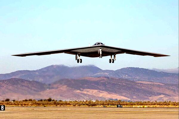 رونمایی و پرواز موفق دومین بمب‌افکن رادارگریز B-21 ریدر توسط نیروی هوایی آمریکا