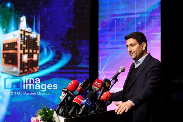 وزیر ارتباطاات: رسیدن به اهداف
صنعت فضایی دور از دسترس نیست