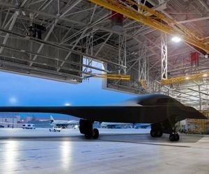 از بمب‌افکن B21 خود رونمایی شد