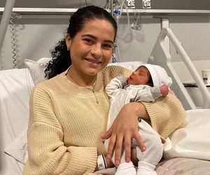 زنی که از بارداری خود بی خبر بود در هواپیما زایمان کرد!