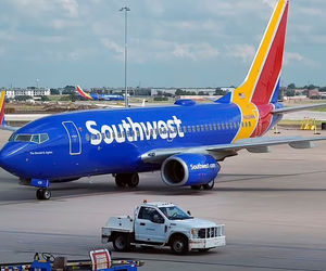 هواپیمایی ساوت وست در نزدیکی فرودگاه دالاس هدف گلوله قرار گرفت 