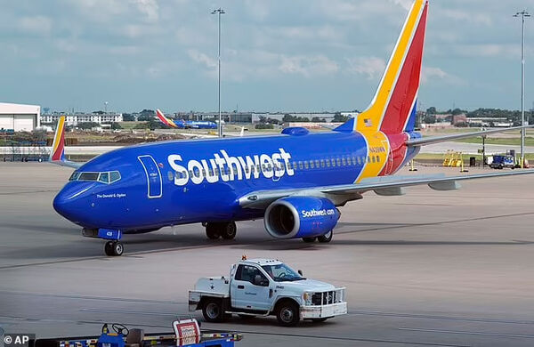 هواپیمایی ساوت وست در نزدیکی فرودگاه دالاس هدف گلوله قرار گرفت 