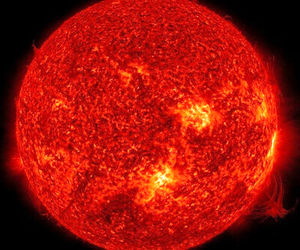 مشاهده اَبَرشراره خورشیدی از یک کوتوله سرخ