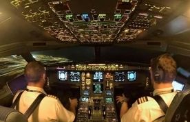 لحظه جالب فرود هواپیما در فرودگاه مهرآباد تهران از دید کابین خلبان