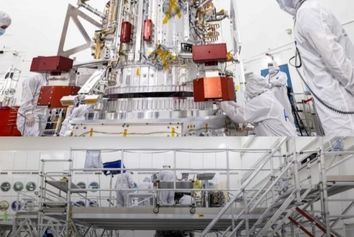 تکنسین‌هایی که فضا را ممکن می‌کنند؛ نگاهی به پشت‌صحنه مأموریت‌های ناسا