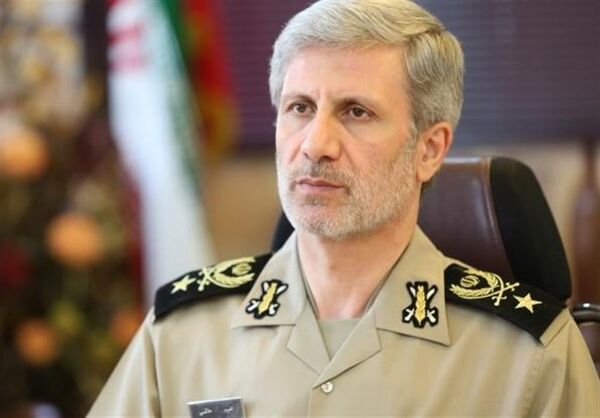 نماینده شاهین‌شهر به نقل از وزیر دفاع: در حوزه صنایع موشکی ۱۰ سال از کشور‌های منطقه جلوتر هستیم