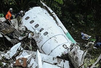 چگونگی سقوط هواپیمای حامل بازیکنان تیم چاپه کوئنزه برزیل در کلمبیا در سال 2016