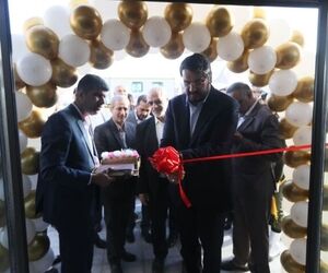 وزیر راه و شهرسازی ترمینال بهسازی شده فرودگاه اهواز را افتتاح کرد 