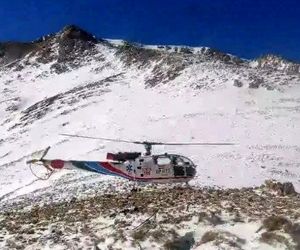تصاویری از نجات کوهنوردان گرفتار در برف