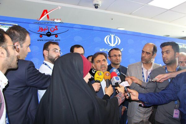 وزیر راه و شهرسازی در جمع خبرنگاران مطرح کرد: افتتاح پروژه های فرودگاهی در جهت افزایش رفاه مسافران