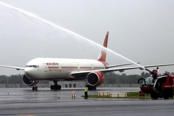 فرود اضطراری هواپیمای بوئینگ خطوط هوایی هند در روسیه

