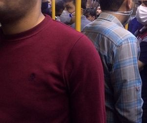 فرودگاه مشهد اتوبوس پر از مسافر 