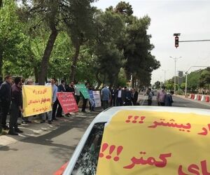 در خواست افزایش حقوق کارکنان بخش مراقبت پرواز