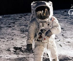 چه کسی اولین زنی خواهد بود که روی ماه قدم می‌گذارد؟