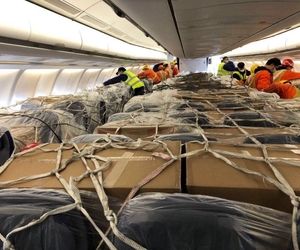 حمل تجهیزات و لوازم پزشکی در یک هواپیمای مسافربری