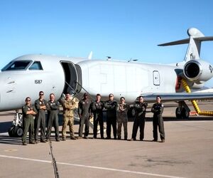 نخستین پرواز آموزشی هواپیمای جنگ الکترونیک EA-37B انجام شد
