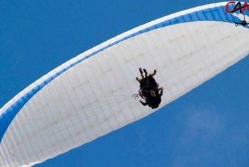 پاراگلایدار سوار کرجی از مرگ نجات یافت