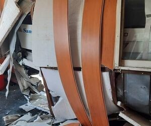 تصادف اتوبوس با کانکس محل استراحت پرسنل خدمات زمینی در فرودگاه مهرآباد 