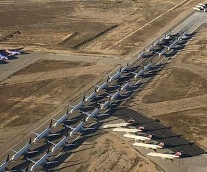 هواپیماهای زمینگیر شده در فرودگاه ویکتورویل، کالیفرنیا 