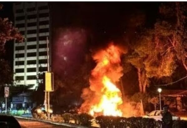 سقوط یک موشک ناشناس
در نزدیکی فرودگاه نظامی «المزه»