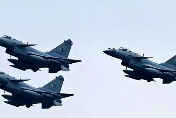 چین: آماده فروش جنگنده‌های J-10 به ایران هستیم